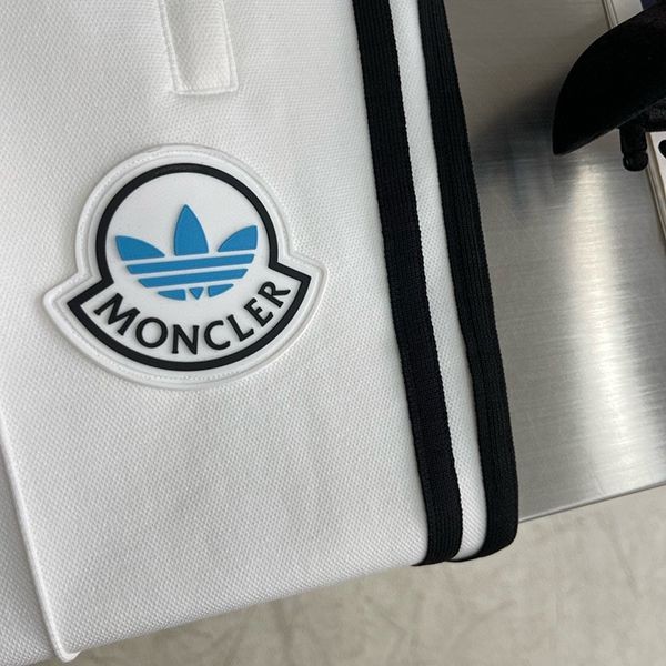 モンクレール アディダス セットアップ 偽物スポーツシャツ&ホワイト mok11027